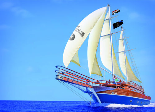 Rejs łodzią piracką z wizytą na wyspie i lunchem